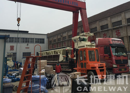 長(zhǎng)城建機(jī)hzs60站發(fā)貨現(xiàn)場(chǎng)